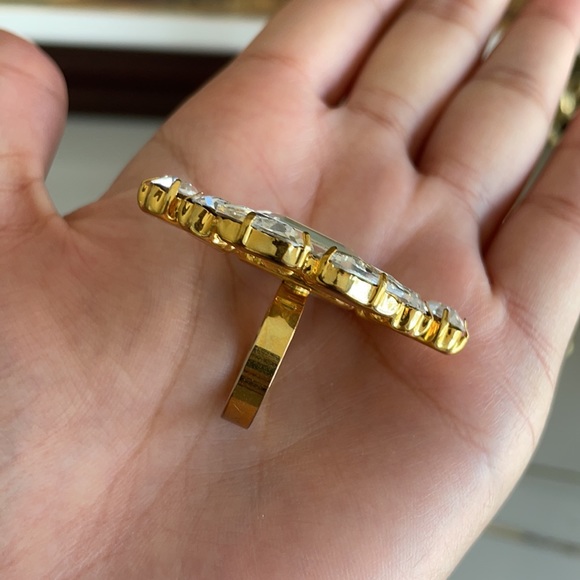 Large diamond shape ring - Picture 2 of 3